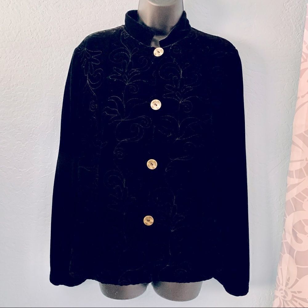 Cynthia Max Black Velvet Silk Floral Embroidered Jacket. Size Medium